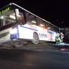 Ein Bus rutschte in Bad Brückenau mit dem Heck eine Böschung herunter.