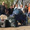 "Rama dama" hieß es beim Bürgerverein Gartenstadt. Das Ergebnis der Müllsammelaktion war beachtlich. Im Bild (von links): Steffen Lang, Susanne Lenz, Horst Siebenlist, Michael Umhöfer, Marco Korn, Harald Grohganz, Birgit Umhöfer und Katja Lehnert.