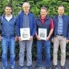Verabschiedung der bisherigen Gemeinderäte durch Bürgermeister Georg Rath (rechts): Dankende Worte und Präsente gab es für (von links) Theodor Reichert, Tobias Gill, Heinrich Baer, Martin Warmuth und Armin Zwick, nicht auf dem Bild ist Michael Kuhn.