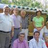 Freuen sich über das Schäferwagenhotel: stellvertretender Landrat Josef Demar (stehend von links), Friedel Heckenlauer, Bürgermeister von Stadtlauringen, Horst Fahl, Susanne Volkheimer, Geschäftsführerin des Tourismusverbandes Haßberge, Sabine Böck, Lebensgefährtin von Matthias Fahl, sowie (sitzend von links) Oberregierungsrat Manfred Endres vom Landratsamt, Sulzfelds Bürgermeister Jürgen Heusinger, Xaver Fahl und Matthias Fahl.