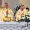 Silbernes Jubiläum: Vor 25 Jahren wurde der Werbacher Thoms Kuhn (zweiter von links) zum Priester geweiht.