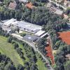 (ppe)   Die Generalsanierung des Gymnasiums Marktbreit ist im Laufe des vergangenen Schuljahres abgeschlossen worden. Nun will die Schulleitung Interessierten die Möglichkeit geben, das neue Gebäude am Freitag, 17. Oktober, von 15 bis 18 Uhr zu besichtigen. Es wird  eine Schule vorgestellt, die den Kindern einen zeitgemäßen Unterricht in modernen Fachräumen bietet, verspricht eine Pressemitteilung der Schule. Das offene Ganztagesschul-Angebot, die „bewegte Pause“ mit vielen Spielmöglichkeiten auch für die kleinen Besucher, die Schul-Imkerei und vieles andere führe die Entwicklung des Gymnasium Marktbreit vor Augen. Die Fachlehrer erläutern aktuelle Unterrichtsmethoden und das Leistungsspektrum des Gymnasiums, so die Mitteilung der Schule. Der Elternbeirat steht als Gesprächspartner bei einer Tasse Kaffee zur Verfügung.