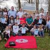 Das schon obligatorische Siegerbild im BRK-Park am BRK-Heim in Bad Neustadt. Mit dabei  die Gruppenleiter, Helfer, BRK-Kreisgeschäftsführer Ralf Baumeister, stellvertretender Kreisbereitschaftsleiter Nico Chlebowy und die Leiterin der Jugendarbeit Simone Hippeli mit ihren Stellvertretern  Daniel Spissak und Stefan Bergmann.