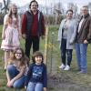 Das Bild zeigt hinten von links: Weinprinzessin Lena Schmitt, Elmar Weissenseel, 1. Vorsitzende Nicole Weissenseel und Josef Glück. Vorne von links sind Lena Weissenseel und Nils Weissenseel zu sehen.