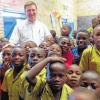 Kein Kind soll hungern müssen. Pfarrer Andreas Krefft organisiert das Projekt „Mathe und Frühstück“ für die Kinder in Gahunga.