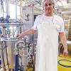 Eigen-Strom: Martin Buhl posiert in Teningen (Baden-Württemberg) in seiner Bio-Käsemanufaktur für den Fotografen. Er will Null-Energie-Käse produzieren.Foto: Patrick Seeger