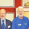 Vier Clubleiter hatte der
Fotoclub in den vergangenen 50 Jahren. Sie nahmen die Goldmedaille entgegen: (von links) Clubleiter Rüdiger Horeis, DVF-Präsident Wolfgang Rau, Günter Hübner (1969-1986), Karl-Heinz Hilf (1965-1966) und Will J. Ment (1967-1968).
