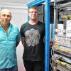 Erfolgreiche Inklusion:Wolfgang Fähr (links), Geschäftsführer von FPS in Obereuerheim (Grettstadt) und sein Angestellter Lukas Arbeiter (rechts), der schwerbehindert ist.