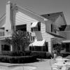 Die Southfork-Ranch, nördlich von Dallas gelegen, war der Hauptspielplatz der TV-Serie. Die Southfork-Ranch, nördlich von Dallas gelegen, war der Hauptspielplatz der TV-Serie.