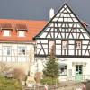 Eine unerwartete Wende gab es in der Geschichte um die Schließung der Kreuz-Apotheke in Unsleben. Die Nachfolgerin zieht nun provisorisch ins Rathaus ein.