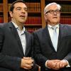 Gespräche in Athen: Bei seinem Griechenlandbesuch sprach Außenminister Frank-Walter Steinmeier (rechts) mit Ministerpräsident Alexis Tsipras auch über die Flüchtlingskrise in Europa.