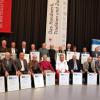 Prüfung vor mindestens 50 Jahren abgelegt: Die Goldenen Meisterbriefe wechselten gar 24 Mal auf der Bühne den Besitzer; die traditionelle Veranstaltung seitens der Kreishandwerkerschaft erfuhr einen weiter steigenden Zuspruch, ersichtlich an den rund 400 in Lauda bestens unterhaltenen Besuchern. Prüfung vor mindestens 50 Jahren abgelegt: Die Goldenen Meisterbriefe wechselten gar 24 Mal auf der Bühne den Besitzer; die traditionelle Veranstaltung seitens der Kreishandwerkerschaft erfuhr einen weiter steigenden Zuspruch, ersichtlich an den rund 400 in Lauda bestens unterhaltenen Besuchern.