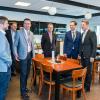 Besuch bei Vintin in Sennfeld. Im Gespräch (vorne, von links): Thomas Wagenhäuser (Geschäftsführer der Gemeinde Sennfeld), Sennfelds Bürgermeister Oliver Schulze, Jürgen Bode, stellvertretender Hauptgeschäftsführer der IHK, Landrat Floran Töpper und Michael Datzer.