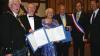 Franken, Schotten und Dunois vereint: Motherwells Provost Jim Robertson, die frischgebackenen Träger der Schweinfurter Stadtmedaille in Silber, Alex Craig, Helen Russell und Gordon Smith, Christophe Caplain, Vize-Bürgermeister von Chateaudun sowie OB Sebastian Remelé beim Festakt in der Rathausdiele (von links).