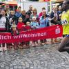 Herzlich willkommen im Ziel: Der Kenianer Enock Lagat verbesserte beim 12. Sparkassen-Stadtlauf den Streckenrekord auf 30:15 Minuten.