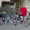 Freundschaftsbeweis: André Pfister, Balazs Bonnyai und Paul Kremer (von links) fuhren mit dem Rad in die Normandie.