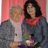 Glückwünsche: Bürgermeisterin Helga Schmidt-Neder gratulierte Hildegard Baunach zu deren 90. Geburtstag.
