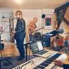 Hochdruckprobe im Dachgeschoss: Joe Krieg, Daniel Biscan, Stefan Hergenröder, Philipp Palm und Lars Niekisch (v. l. .n.r) üben eine Woche vor dem Liveauftritt. Hochdruckprobe im Dachgeschoss: Joe Krieg, Daniel Biscan, Stefan Hergenröder, Philipp Palm und Lars Niekisch (v. l. .n.r) üben eine Woche vor dem Liveauftritt.