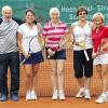 (mad)   Die Frauen-50-Mannschaft des TC Bad Königshofen ist Meister der Tennis-Bezirksklasse 2. Das Team um Teamchefin Hannelore Flügel sammelte 8:4 Zähler und verwies den punktgleichen ESV Schweinfurt knapp auf den zweiten Rang (von links): Trainer Klaus Herta, Doris Balling (Einzelbilanz 6:0/Doppelbilanz 4:2), Vera Schmidt (0:2/3:1), Ulrike Weigand (3:2/3:2) und Hannelore Flügel (4:1/1:2). Auf dem Bild fehlen Thea Müller (4:1/3:2), Marliese Spiller (-/0:1)und Monika Hoffmann (0:1/-).