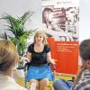 Beratung in Konfliktsituationen: Martina Schneider (Bildmitte) leitet die pro-familia-Anlaufstelle in Schweinfurt.