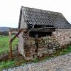 Baufälliges Brunnenhaus: Die Bürgerversammlung sprach sich dafür aus, einem neuen Brunnenhaus ein historisches Aussehen zu geben.