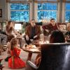 Familientreffen: Szene aus „Weihnachten mit den Coopers“ mit u. a. John Goodman (Mitte) und Diane Keaton (ganz rechts).