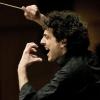 Die Flötistin Daniela Koch unterstützt das Konzert der Deutschen Staatsphilharmonie Rheinland-Pfalz unter der Leitung von Francesco Anglico.