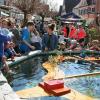 Die Kinder hatten Spaß Badeentenrennen im Marktbrunnen. Die Kinder hatten Spaß Badeentenrennen im Marktbrunnen.