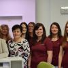 Klara Veszpremi (Zweite von links) und ihr Team (von links Anja Kolbe, Christl Lößer, Irene Kim, Anja Richter, Julia Gerlach, Jenny Maisch, Michaela Muth, Selina Rittweger und Michaela Schmitt in den neuen Praxisräumen im Point Center.
