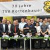 Zahlreiche Mitglieder, die sich seit vielen Jahren als Übungsleiter und Funktionäre im TSV Rottenbauer engagieren, ehrte Vorsitzender Andreas Förster (Dritter von rechts) beim Festkommers im Sportheim.