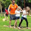 Nicht ganz einfach, aber viel Spaß hatten diese Drei beim Spielefest 2016, das der Sportverein Krautheim in Kooperation mit der Bayerischen Sportjugend (BSJ) Kreis Kitzingen und dem Kreisjugendring Kitzingen veranstaltete.