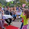 Mit Luftballons und guten Wünschen wurde im Kindergarten in Rieden Annegret Krückel in den Ruhestand verabschiedet.