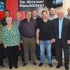 Sie haben 150-, 125- und 100-mal Blut gespendet. Bei einem Ehrenabend im BRK Haus in Bad Neustadt wurden sie ausgezeichnet. Unser Bild zeigt sie mit Bad Neustadts Bürgermeister Bruno Altrichter (rechts) und Klaus Drews (links) vom Blutspendeteam.
