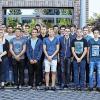 Die neuen Auszubildenden und Studienanfänger bei Preh zusammen mit Unternehmensverantwortlichen.FOTO: Dagmar Rudolph/Preh