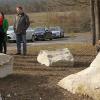 Mitglieder des Naturparks mit Landrat Wilhelm Schneider und Erster Bürgermeister Jürgen Hennemann (von links) auf dem FFH-Gebiet des Truppenübungsplatzes.