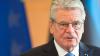 aRCHIV - Bundespräsident Joachim Gauck spricht am 18.05.2015 in Berlin im Schloss Bellevue während einer Pressekonferenz mit dem Präsident von Estland. Foto: Maurizio Gambarini/dpa (zu dpa: "Gauck warnt vor einem möglichen US-Präsidenten Trump" vom 06.11.2016) +++(c) dpa - Bildfunk+++ | Verwendung weltweit