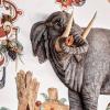 Den Elefanten von Schloss Weikersheim vergisst niemand, der ihn einmal gesehen hat. Eindrucksvoll streckt er seinen 3-D-Rüssel in den Rittersaal. Zusammen mit anderen großen Tierfiguren aus Stuck, alle um 1600 entstanden, schmückt er dort die obere Wandzone.