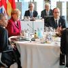 Bundeskanzlerin Angela Merkel (CDU) spricht im Bundeskanzleramt in Berlin mit US-Präsident Barack Obama, dem französischen Präsidenten François Hollande und dem italienischen Ministerpräsidenten Matteo Renzi.