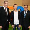 Jubiläums-Gast Alexander Leipold (Mitte) mit den Vorstandsvorsitzenden der Raiffeisenbank Volkach-Wiesentheid, Martin Weber (links) und Roland Rössert.