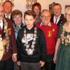 Das neue Königshaus der Löhriether „Tell-Schützen“: (von links): Schützenkönig Ernst Barthel, Schützenmeister Waldemar Reuss, Anni Hochgesang (2. Ritterin), Jugendkönig Lukas Schönfelder, Nicole Reuss (1. Ritterin), Herbert Sterzinger (2. Ritter), Sportwart Josef Freibott, Schützenkönigin Erna Rauch sowie Christian Freibott (1. Ritter und Vereinsmeister).FOTO: Günter Bohuschke