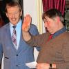Manfred Demant rückt für Rainer Kuttner in den Stadtrat nach. Bürgermeister Peter Juks hat ihn am Dienstag vereidigt.