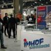 Fachgespräche am Messestand: Die Geschäftsführer Werner und Peter Imhof auf der FMB-Süd in Augsburg.