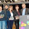 Die im neuen Kulturkalender der Stadt genannten Veranstalter präsentierten Jetzt gemeinsam die erste Auflage der Event-Übersicht (von links): Nadine Helmrich und Franziska Happ (Tourismus und Stadtmarketing GmbH), Petra Braun (Kulturwerkstatt), Marcel Schäfer (Juze), Stadthallenmanagerin Petra Lettang, Designerin Doris Rücker (Kulturwerkstatt), der Leiter der Städtischen Kulturarbeit, Dr. Kai Uwe Tapken, der Geschäftsführer der Tourismus und Stadtmarketing GmbH, Michael Feiler, Carolin Koch (Kur- und Verkehrsverein) und Manfred Griebel (Hotel Residenz).Foto: Stefan Kritzer