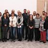Die Raiffeisenbank im Grabfeld in Römhild und der Gewinnsparverein Bayern übergaben 21 000 Euro. Teile davon wurden auch an Vereine, Einrichtungen und Institutionen gespendet, die aus dem Genossenschaftsbereich des Altlandkreises Königshofen kamen. Deren Repräsentanten nahmen die Beträge mit Dank von Vorstand Hendrik Freund (rechts) entgegen. REPRO: J. KLEINHENZ