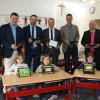 Den offiziellen Startschuss für das digitale Lernen an der Johann-Peter-Wagner-Schule Theres gaben Schulleiterin Ulrike Binder-Vondran, die Bürgermeister Peter Kraus, Holger Baunacher und Matthias Schneider, Toni Binder von der Partnerschule in Ebern und Elternbeiratsvorsitzender Michael Winkler (von links).