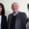 (maha)   Am Rande einer Tagung des Maintal-Sängerbunds trafen die Vertreter der vier bayerischen Chorverbände im Marktheidenfelder Hotel „Zur Schönen Aussicht“ zusammen. Nach der Begrüßung durch den Vorsitzenden des Maintal-Sängerbunds, Hermann Arnold (Mitte) aus Aschaffenburg, hieß Bürgermeisterin Helga Schmidt-Neder (links) die Gäste willkommen. Sie freute sich, dass die Vertreter des Maintal-Sängerbunds, des Bayerischen Sängerbunds mit Präsident Karl Weindler, des Chorverbands Bayerisch-Schwaben mit Präsident Dr. Paul Wengert und des Fränkischen Sängerbunds mit Präsident Peter Jacobi gerade Marktheidenfeld als Tagungsort ausgewählt hatten. Singen im Chor bedeute Lebensfreude, Kontakte und Hilfe in manchmal nicht einfachen Lebenslagen, hob die Rathauschefin hervor. Auf der von der Geschäftsführerin des Maintal-Sängerbunds, Heidemarie Schlund, organisierten Tagung beschäftigen sich die Chorverbände mit zeitgemäßer Arbeit in den Vereinen und Chören. Wichtigstes Ziel ist deren Bestandssicherung.
