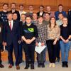 23 Junghandwerker aus den Bereichen Metall, Bau und Bürokauffrau wurden im Rahmen der gemeinsam von den Kreishandwerkerschaften Bad Kissingen und Rhön-Grabfeld durchgeführten Winterfreisprechungsfeier freigesprochen und erhielten ihre Abschlusszeugnisse. Vorne in der ersten Reihe ganz links: Rhön-Grabfelds Kreishandwerksmeister Bruno Werner, daneben der Vizepräsident der HWK Unterfranken Michael Bissert und ganz rechts im Bild Bad Kissingens Kreishandwerksmeister Anton Hesselbach.