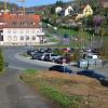 Noch stehen die Autos auf Höchbergs Flurnummer I. Doch der Gemeinderat verabschiedete den Bebauungsplan.