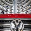 Aus Wolfsburg (im Bild ein Auslieferungsturm) nach Unterfranken: Der VW-Abgasskandal führt auch hier zu Prozessen.