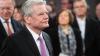 Bundespräsident Joachim Gauck kommt am 11.03.2017 in die St. Michaeliskirche in Hildesheim (Niedersachsen). Anlässlich des 500-jährigen Reformationsjubiläums feiern die katholische und evangelische Kirche einen zentralen Versöhnungsgottesdienst in Hildesheim. Foto: Julian Stratenschulte/dpa +++(c) dpa - Bildfunk+++ | Verwendung weltweit